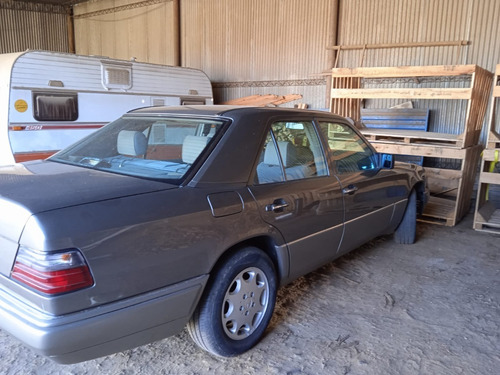 Mercedes E300
