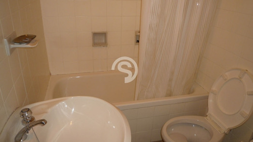 Apartamento En Peninsula, 2 Dormitorios *- Ref: 3394