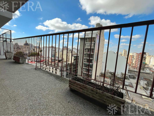 Departamento Cinco Ambiente En Av. Rivadavia 7100