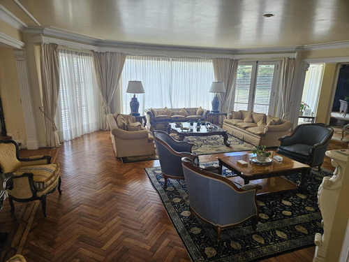 Carrasco Sur , Proximo Av Italia, Zona Exclusiva, 3000 M2 Terreno, 963 M2 Construídos !!