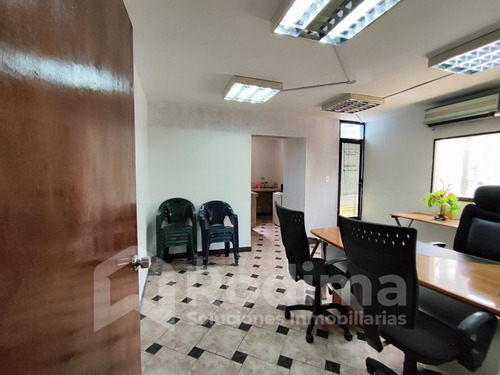 Oficina En Alquiler - Piso 5, Torre Capitolio, Calicanto, Maracay
