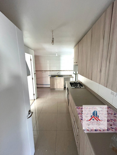 Casa Estilo Mediterraneo Al Interior De Condominio