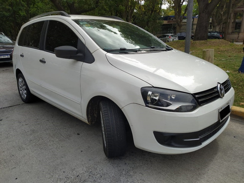 Volkswagen Suran Comfortline 5d 1.6n Mt / Nafta / 2014