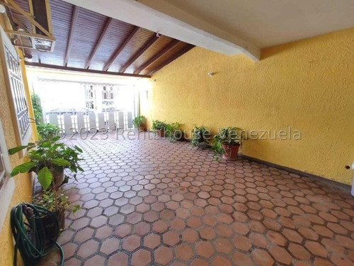 Imagen 4 de 27 de Amplia Casa En Venta Urb. Piedra Pintada La Victoria 23-18371 Ejc 04243439046