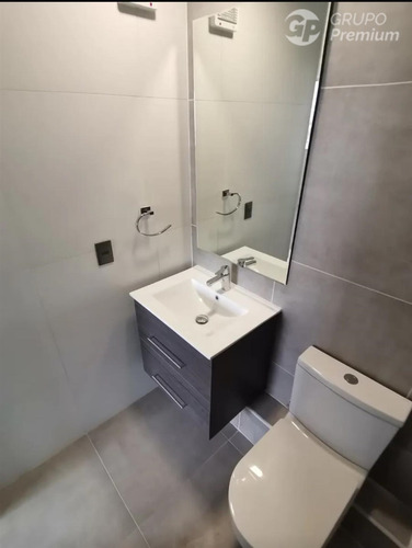 Departamento Seminuevo En Venta En La Comuna De Macul.