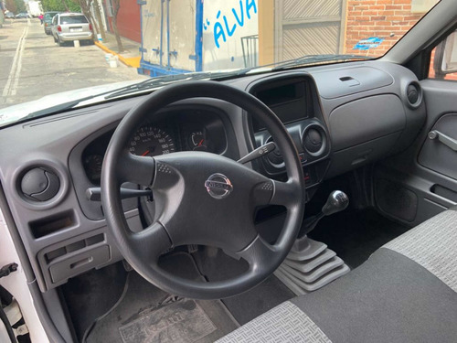 Imagen 8 de 14 de Nissan Np300 2014 2.4 Chasis Dh Mt