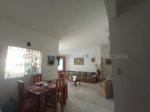 Imagen 12 de 30 de Casa En Venta En Villas De Yara Vía Yaritagua La Ensenada 0-4-2-4-5-9-3-7-5-4-2/ Rent-a-house Vende, Código De Referencia: 22-24112