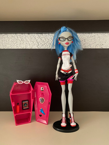 Monster High Ghoulia Yelps Physical Deaducation (Usado)