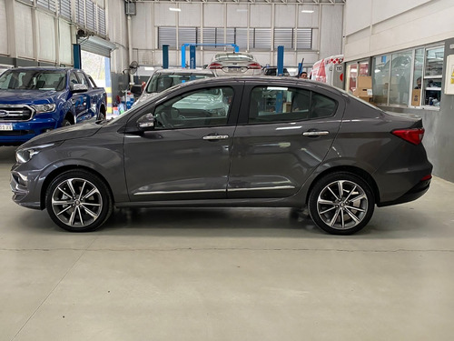 Imagen 2 de 15 de Fiat Cronos Precision 1.8 Mt 2022 0km