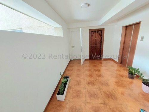 Espectacular Apartamento En Alquiler Santa Paula.25-2063 K.o