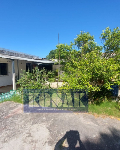 Venta Casa De 3 Dormitorios Y Apto. En Paso Carrasco A 2 Cuadras De Cam. Carrasco