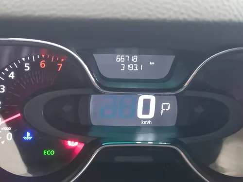 Renault Captur 2.0 Intens Automática