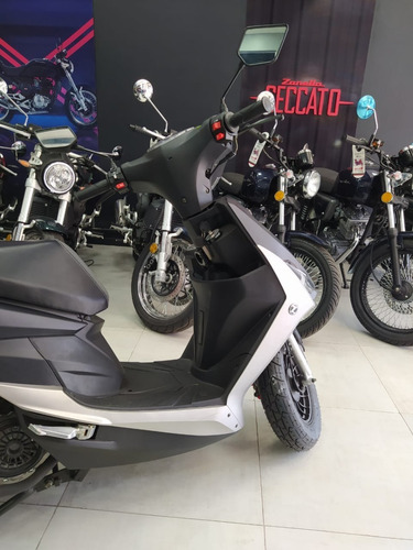 Imagen 17 de 20 de Zanella Scooter Styler 150 Rs Promoción Scooters Tienda Pune