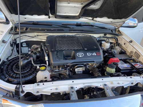 Toyota Hilux 3.0 Cd Srv 171cv 4x2 - B3 2015