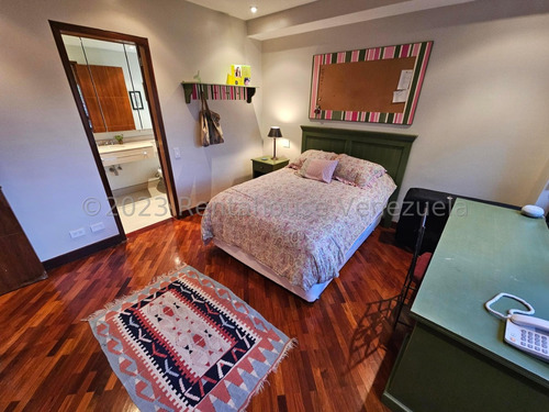 Ms: 25-1195 Se Vende Amplio Y Hermoso Apartamento En Planta Baja, En El Country Club. A=380m2, 3h, 5b, 3p.