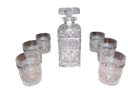 Imagen 2 de 4 de Juego Licorera Cristal Bohemia Con 6 Vasos