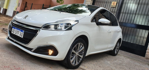 Peugeot 208 1.6 Feline 2017 - Permuto