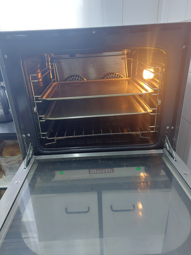 Horno Convector Moretti Deli 4 Con Mueble De Base Plateado
