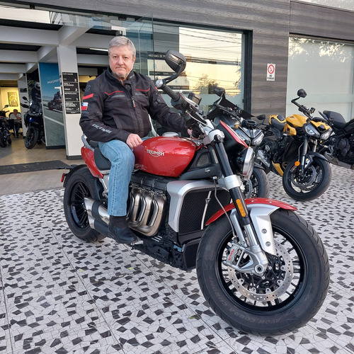 Moto Como Nueva Sin Caídas, Ni Rayas, Impecable , 2500cc
