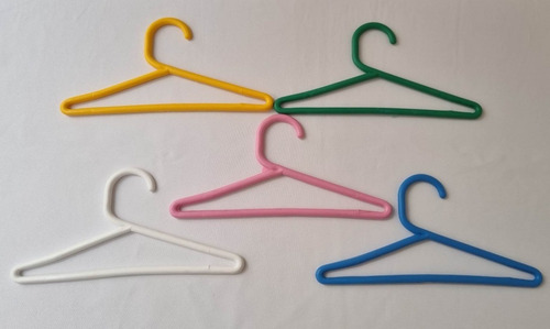 Imagen 4 de 10 de Percha Para Bebe De Plástico X10 Unidades Varios Colores