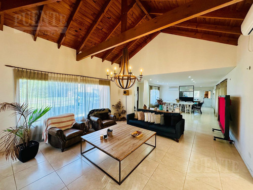 Casa En Barrio Fincas De San Vicente Golf Venta - Alquiler Amueblado