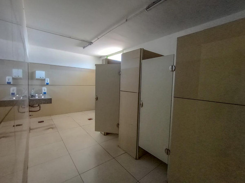 Excelente Depósito De 774 M2 En Alquiler En Predio Cerrado, Villa Adelina.