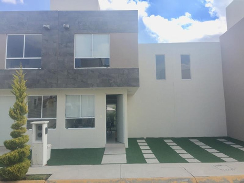 Imagen 1 de 9 de Casa Sola En Venta Lomas De La Plata