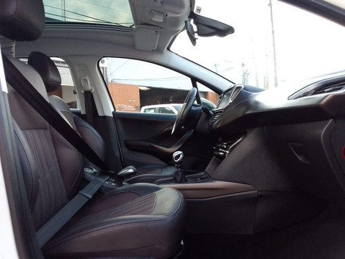 Imagen 13 de 15 de Peugeot 2008 Sport Thp