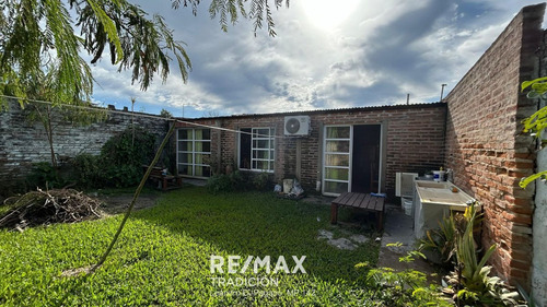Casa Venta Dos Ambientes Con Patio, Resistencia