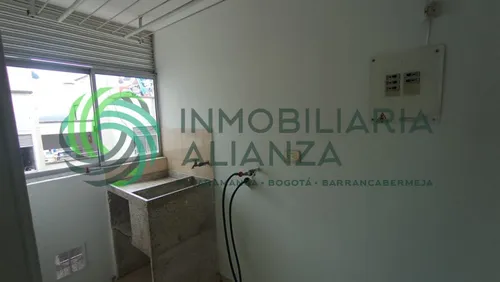 Apartamento En Arriendo En La Esmeralda. Cod A15554