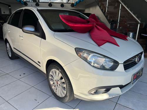 Fiat Grand Siena 1.6 16v Essence Flex Dualogic 4p