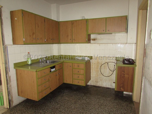 Imagen 6 de 17 de Claudia Lopez Vende Apartamento En Los Palos Grandes Mls #22-21541
