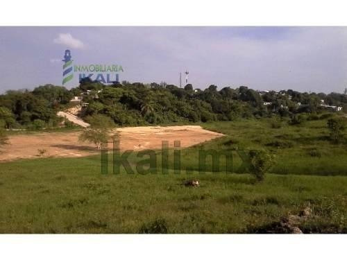 Imagen 10 de 14 de Venta Terreno 2.5 Hectáreas Colonia Ochoa Tuxpan Veracruz, Se Encuentra Ubicado Al Final De La Calle Fernando Gómez Palacios, Son 25000 M², El Tipo De Terreno Es Moderado, La Zona Cuenta Con Todos Lo