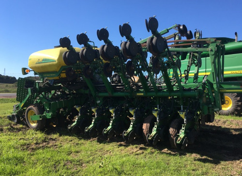 Plantadora John Deere 1790 Usada