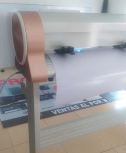 Imagen 2 de 2 de Plotter De Corte Cámara Borde Automático 120cm