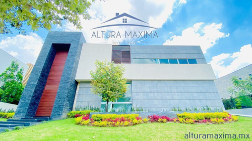 Lujosa Residencia En Venta Condominio Bosque De Los Lagos Zapopan