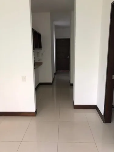Apartaestudio En Arriendo En Cristales. Cod A8082