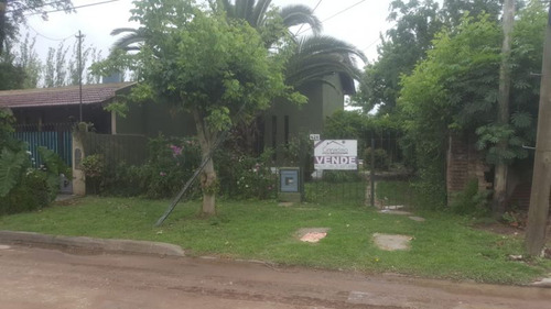 Casa En Venta En Lobos