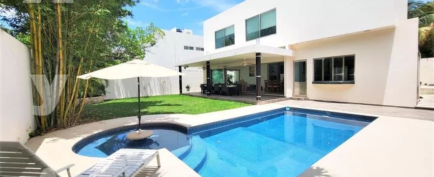 Casa en  Venta,  4 Recamaras, Estudio, TV, Piscina, Residencial Villa Magna, Cancun - Residencial Villa Magna - Cancún/Benito Juárez - Quintana Roo