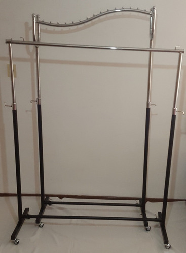Imagen 9 de 10 de Percha Para Bebe De Plástico X10 Unidades Varios Colores