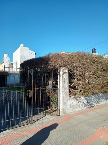 Casa En Excelente Ubicacion Con Terreno !!!!