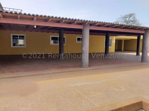 Imagen 2 de 11 de Casa En Venta En Campo Maraven. Punto Fijo.