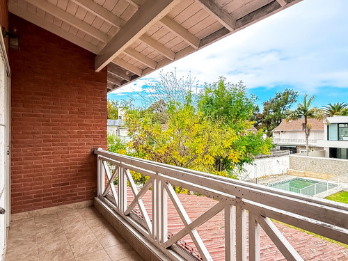 Casa En Alquiler, 4 Plantas, Jardín Y Pileta - Martínez