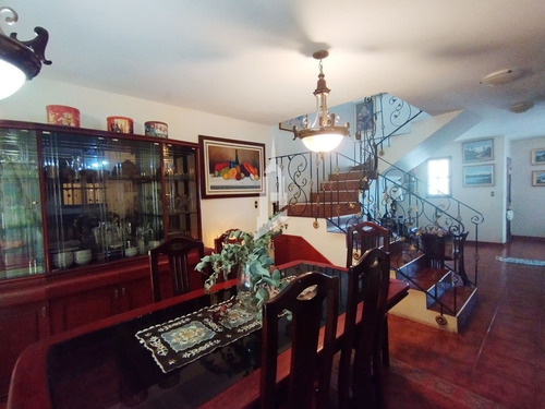 Townhouse En El Conj. Resd. La Abadía, Villa Granada