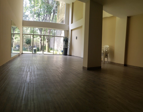 Super Departamento En Calle Cerrada!!