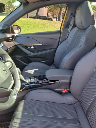 Imagen 19 de 25 de Peugeot 208 2021 1.2 Gt