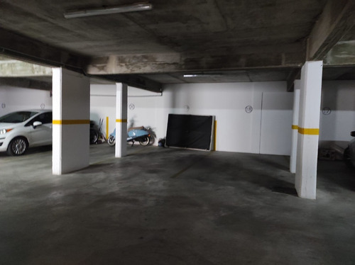 Imagen 11 de 16 de Departamento 2 Ambientes Con 2 Cocheras Y Balcón Terraza En Venta, Berazategui Centro.