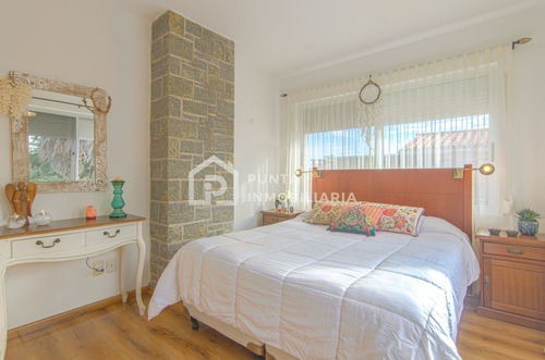 Imagen 17 de 30 de Casa De 4 Dormitorios + Piscina En La Peninsula, Punta Del Este - Punta Del Este Mansa