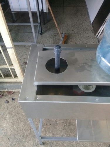 Imagen 9 de 9 de Mueble De Lavado De Botellones De Agua