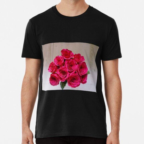 Remera Las Rosas Son Rojas Para San Valentín. Algodon Premiu